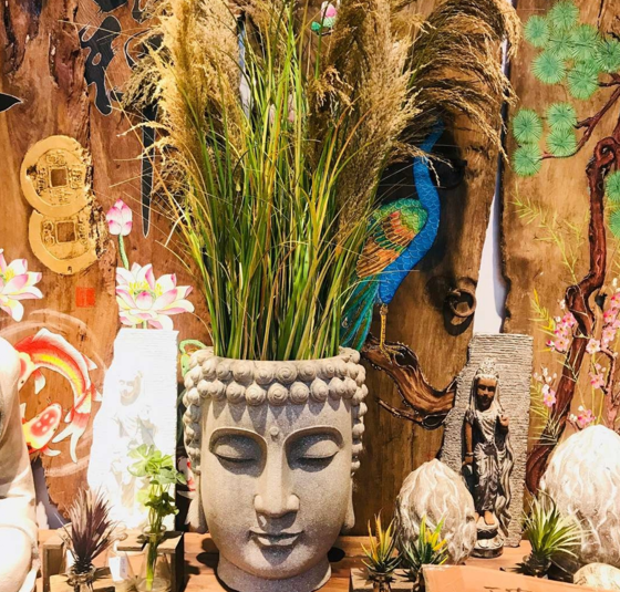 Corner planter styling